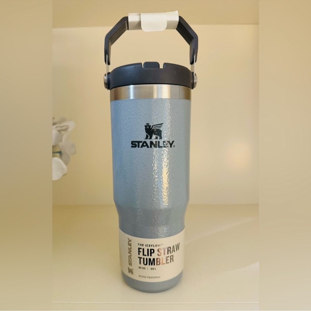 🎉LAST PIECE🎉Stanley 30 Oz. IceFlow Tumbler with Flip Straw‎ Heather Silver - Picture 9 of 10